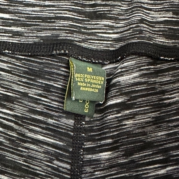 Women Activewear GH Bass & Co Leggings Gray Cropped Pant Compression Capri Pants - Picture 3 of 3